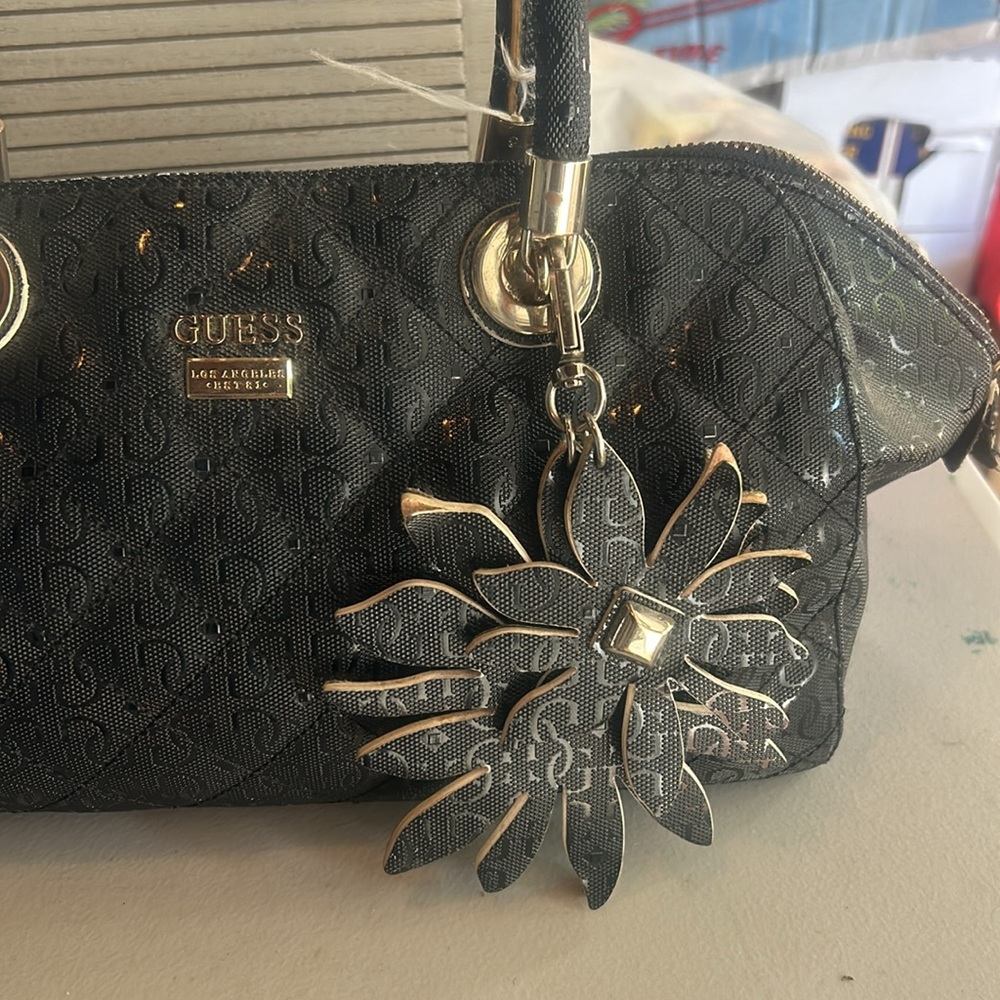 GUESS Handbag - Picture 8 of 8